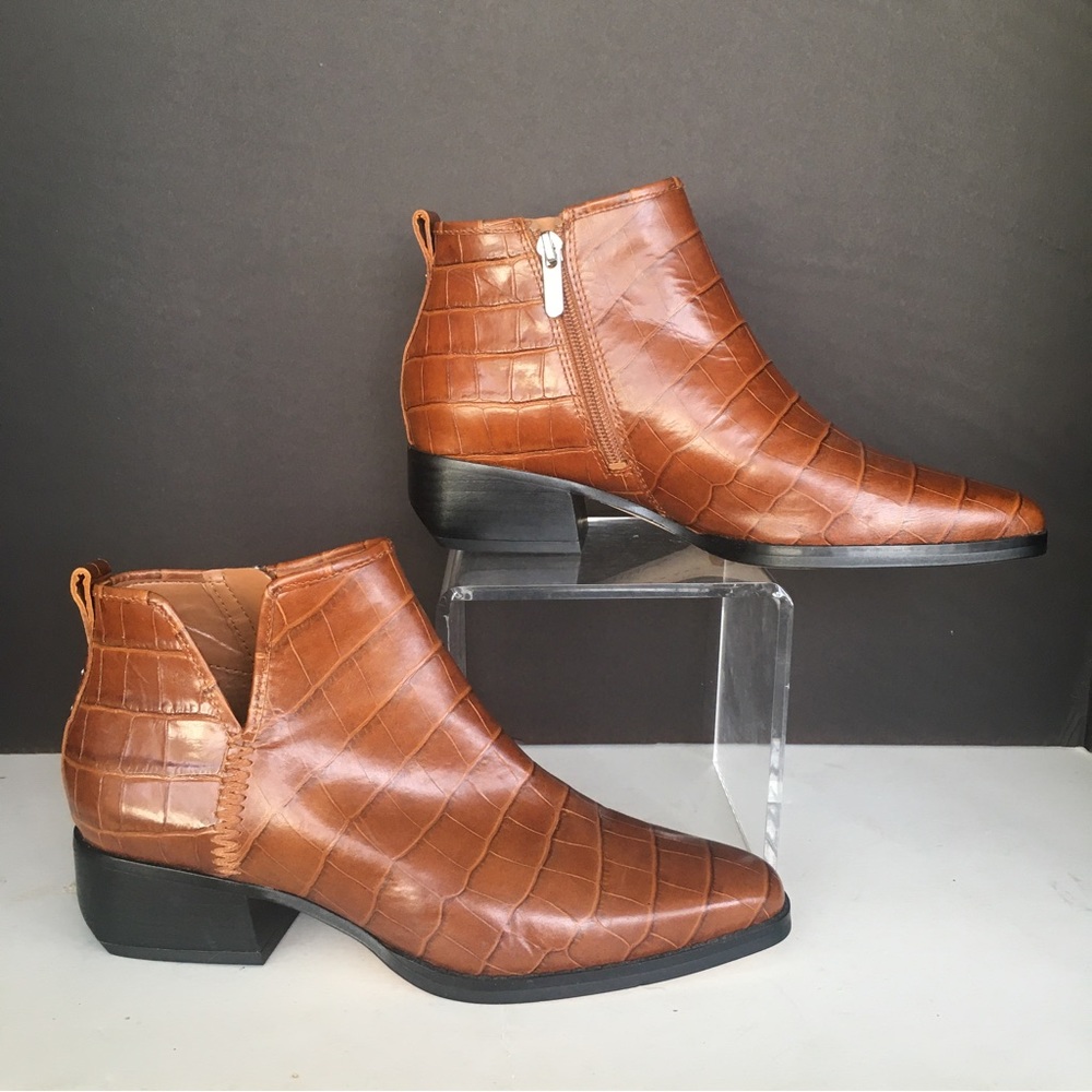 Ankle Bootie by Sarto Women 8 M 1.75" Heel Boot Shoe Tan Croc Faux Leather Zip
